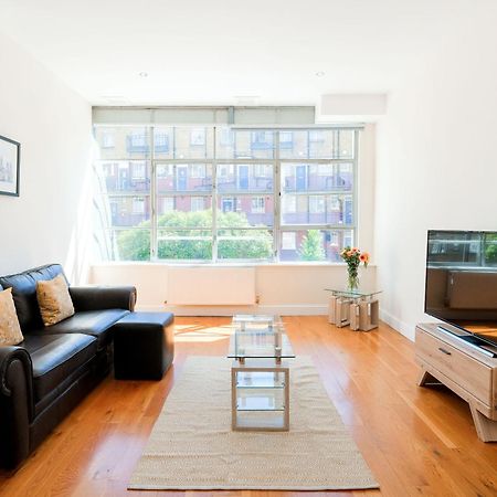 Lovely 2 Bed Flat In Canal Side Gated Development Apartment London Bagian luar foto