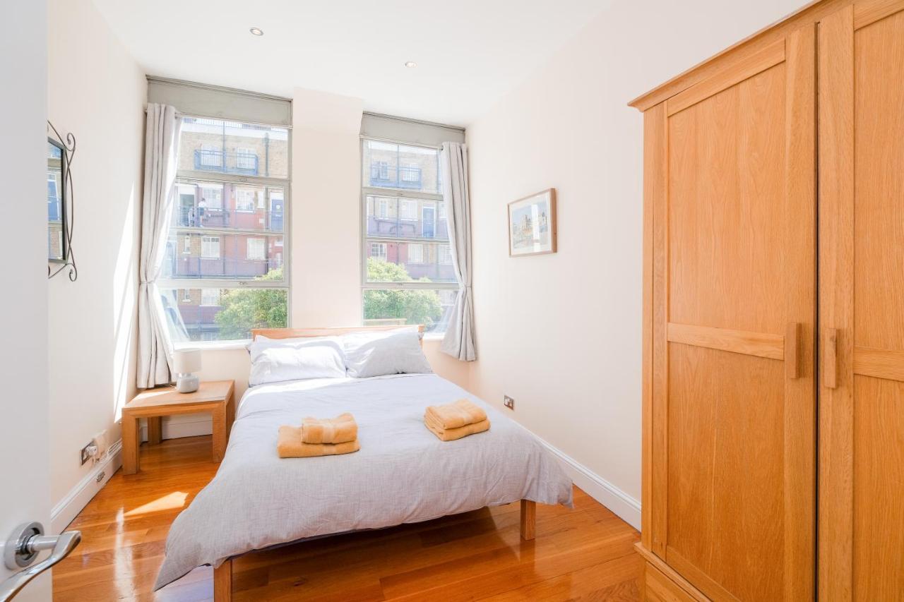 Lovely 2 Bed Flat In Canal Side Gated Development Apartment London Bagian luar foto